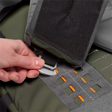 Lowepro PhotoSport hátizsák PRO 55L AW IV (M-L), sötétzöld