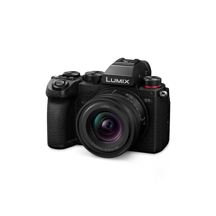 Panasonic Lumix S5D + 18-40mm f/4.5-6.3 KIT