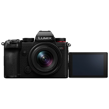 Panasonic Lumix S5D + 18-40mm f/4.5-6.3 KIT