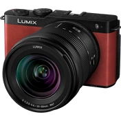 Panasonic Lumix S9 + Lumix S 20-60mm f/3.5-5.6 MILC fényképezőgép KIT (piros)